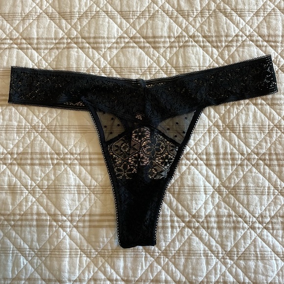 NWT Victoria Secret set of 3 thongs - Sz L - Picture 5 of 10